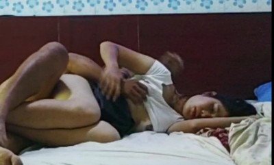 ကြိတ်ပြီးခံမယ်ဆိုတဲ့ မြန်မာမလေး